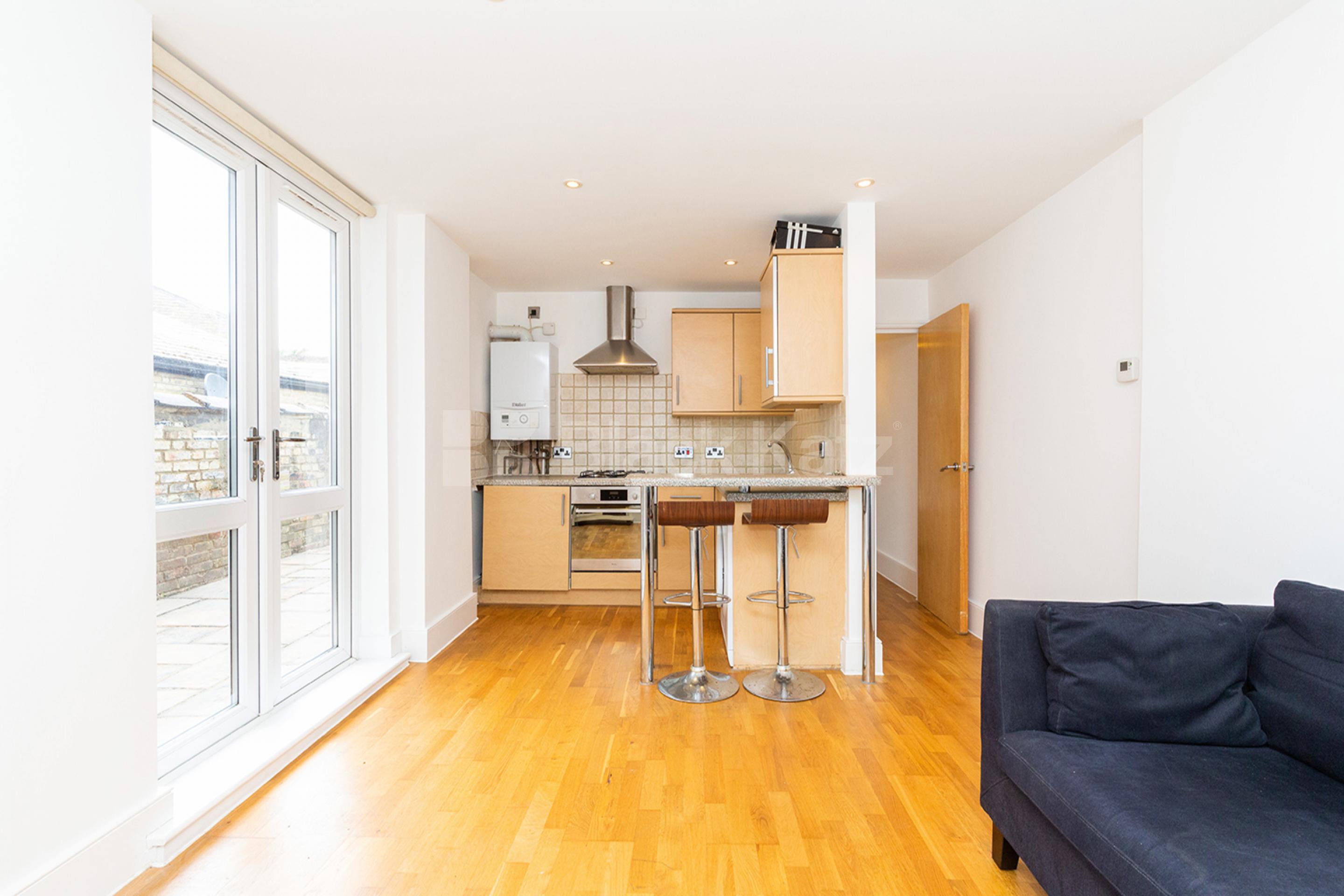 Minutes to a Zone 2 tube and the added benefit of a large private patio Highbury Park, Highbury N5